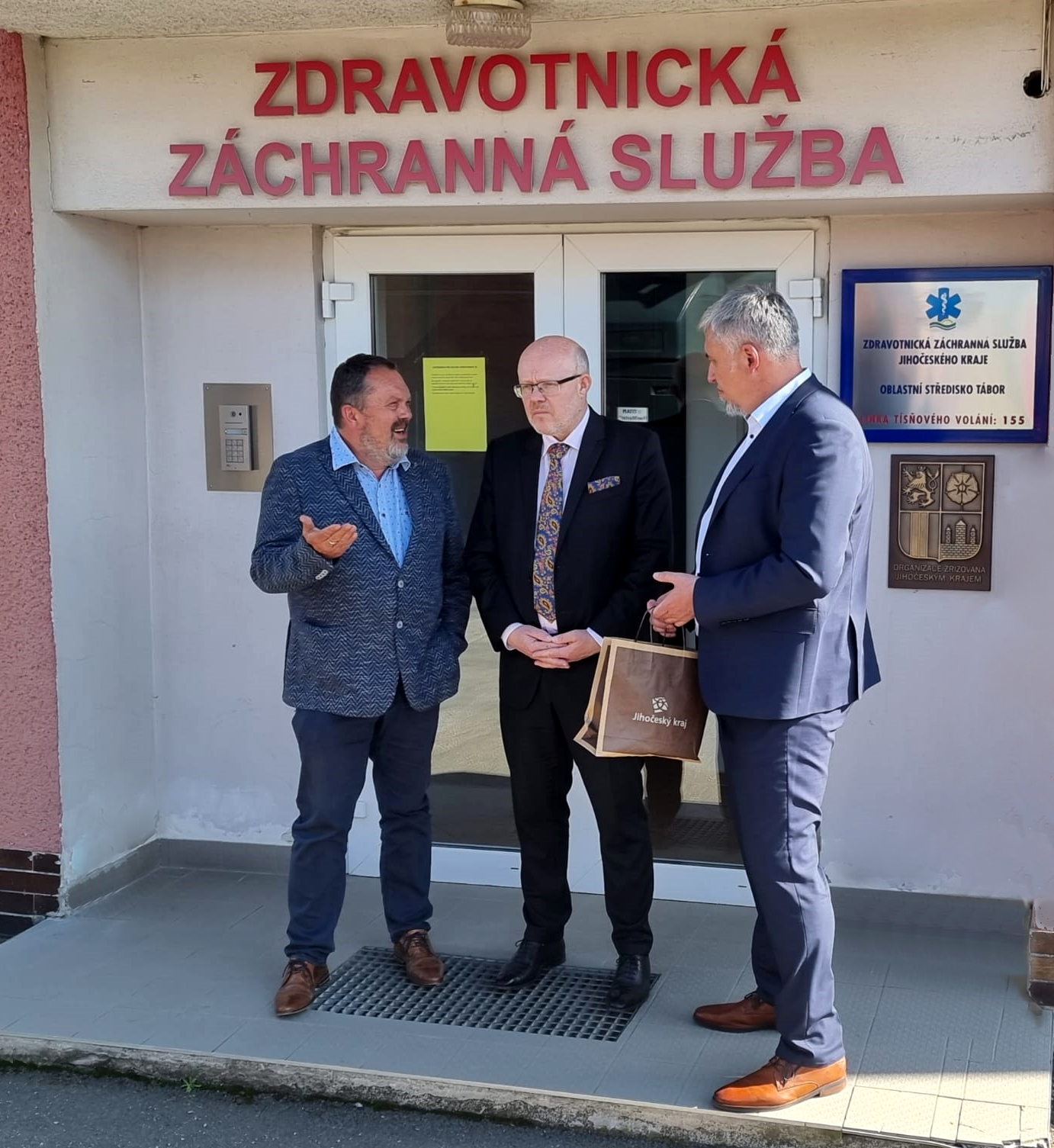 Ministr zdravotnictví navštívil výjezdovou základnu ZZS JčK v Táboře